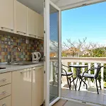 Viola Apartment *