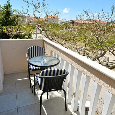 Viola Apartment