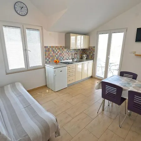 Appartamento Viola Betina (Sibenik-Knin)