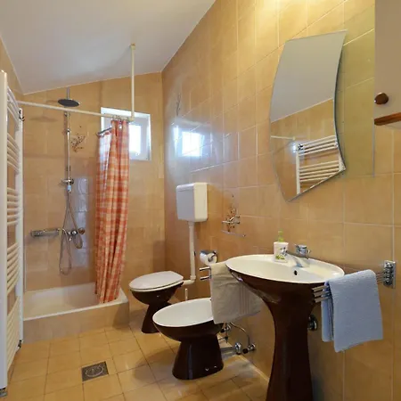 Viola Apartment *